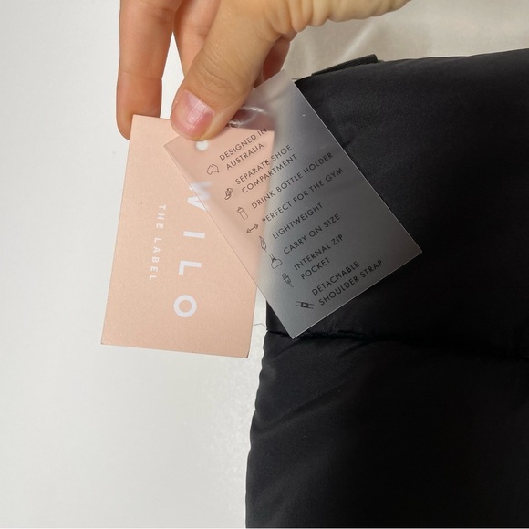 Wilo The Label Black Puffer Gym Bag New With Tags - Picture 3 of 13